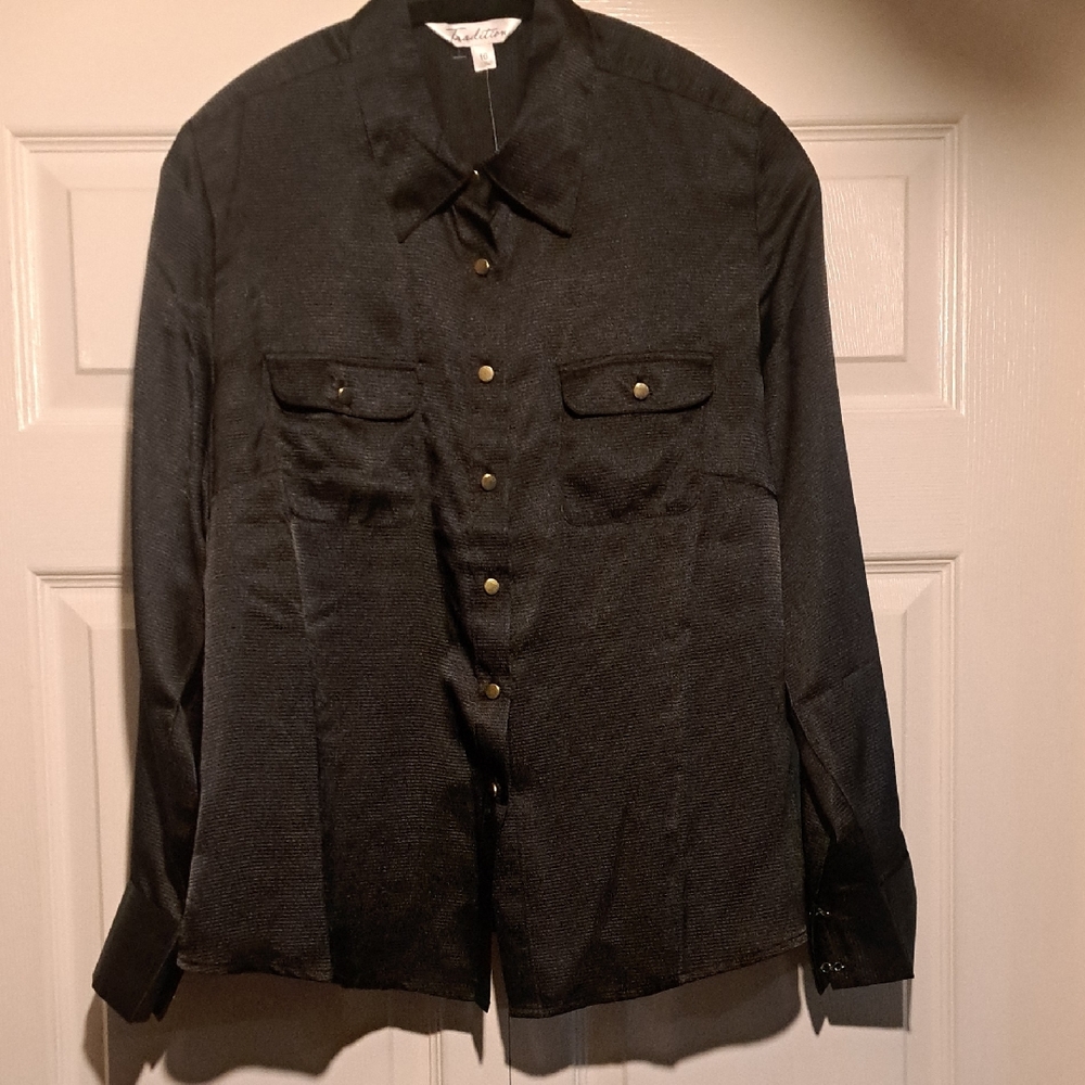 Woman's casual Black Button-Up Blouse With front pockets